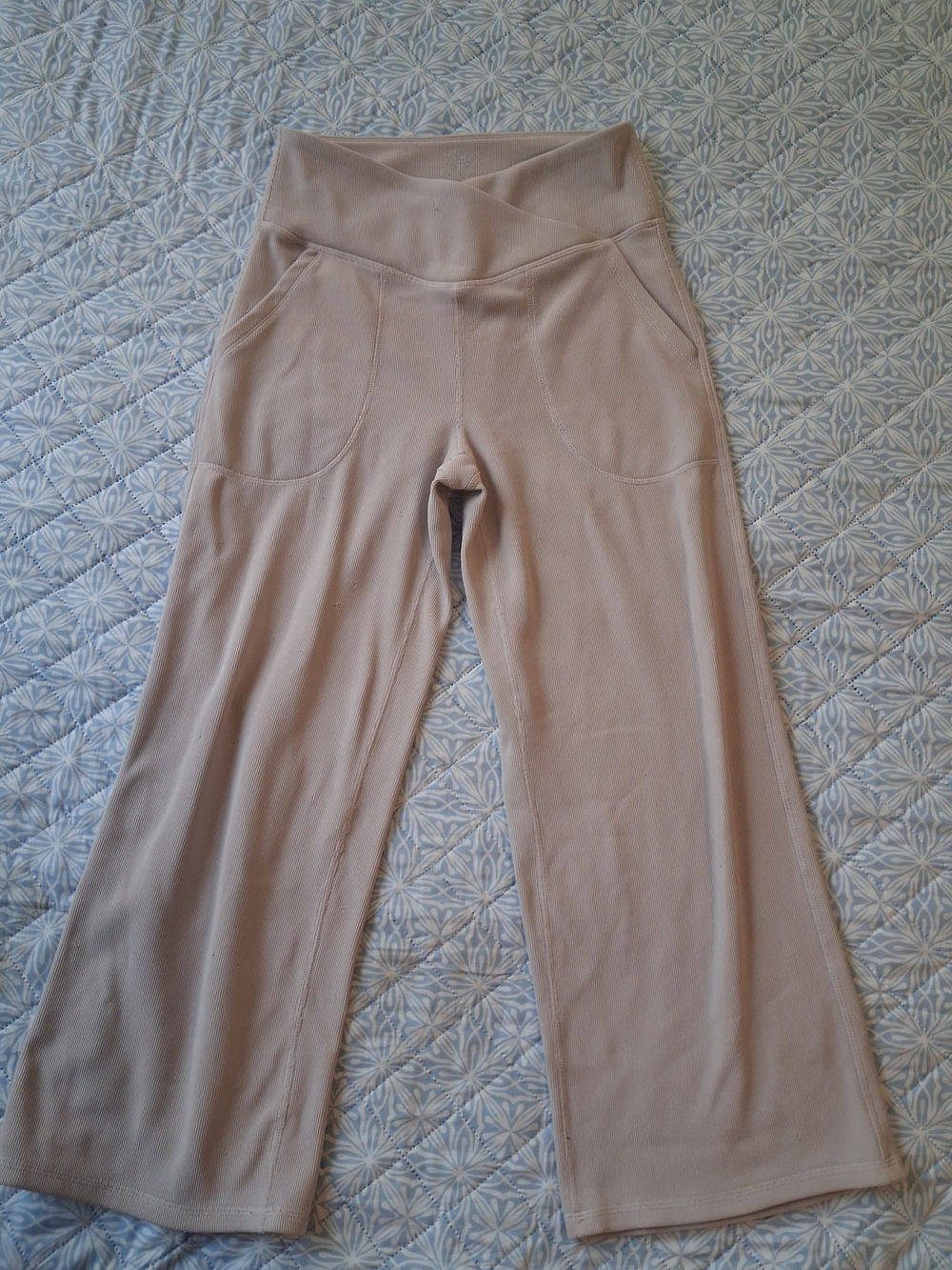 Move Theology Women High-Rise Wide Leg Yoga Pants in Taupe Small